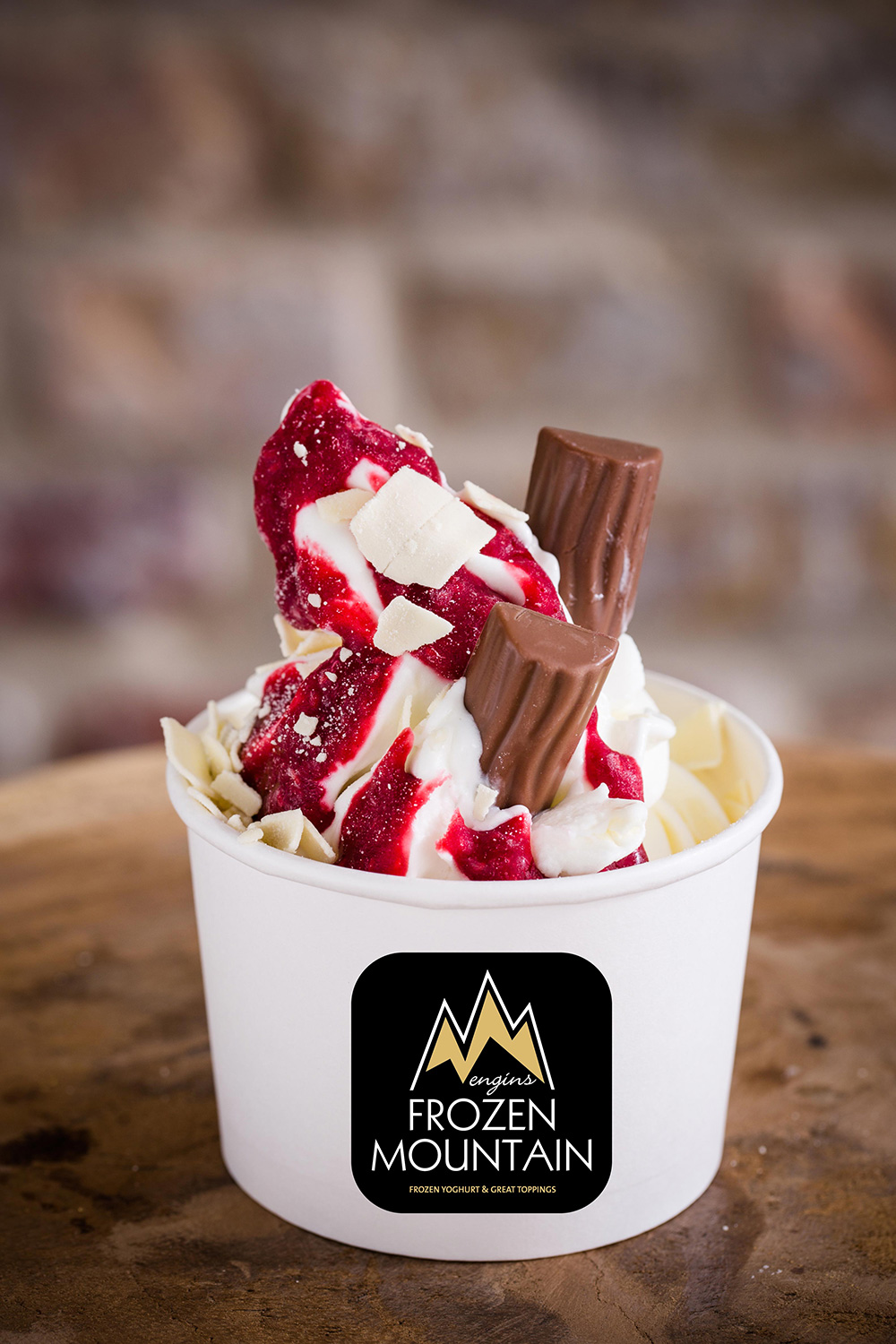 Frozen_Mountain_Bayreuth_Frozen_Yoghurt_Topping_Duplo_Beere