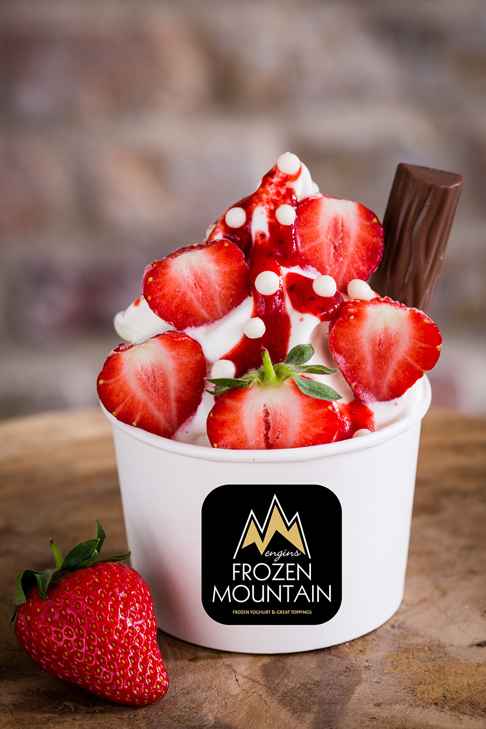 Frozen_Mountain_Bayreuth_Frozen_Yoghurt_Topping_Erdbeere